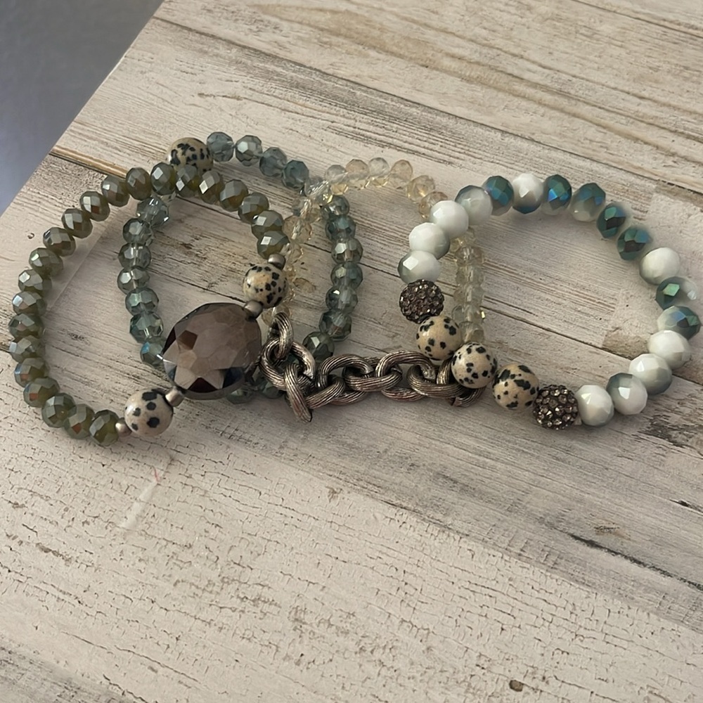 Four Strand Multicolored Speckled Beads & Silver Chain Link Gem Bracelet. - Picture 2 of 4